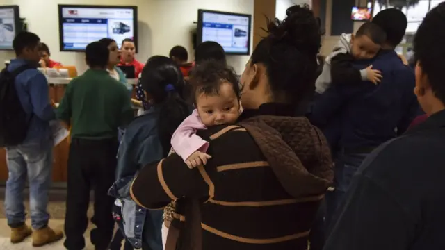 అమెరికా, అక్రమ వలస