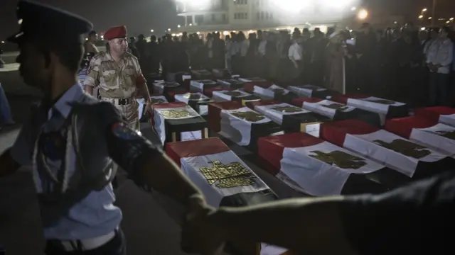 أكفان قتلى من الشرطة المصرية في سيناء