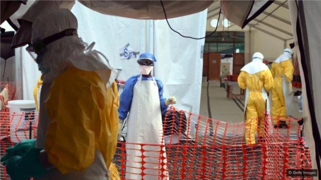 抗埃博拉病毒的疫苗在2014年到16年埃博拉病毒爆發時開始使用，但有關這種病毒的研究早在2003年已開始。