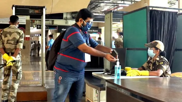 मेट्रो सुरक्षा