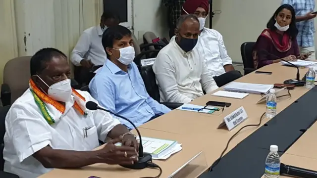 நிவர்