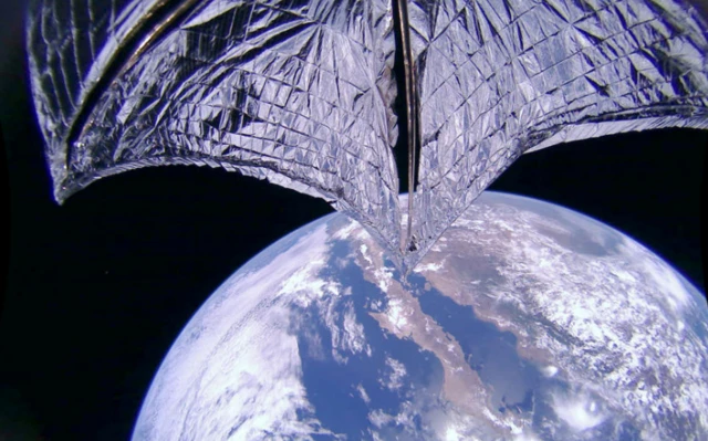 ยาน Lightsail 2 ถ่ายภาพ "ใบเรือ" ของตนเอง ขณะอยู่ในวงโคจรโลก