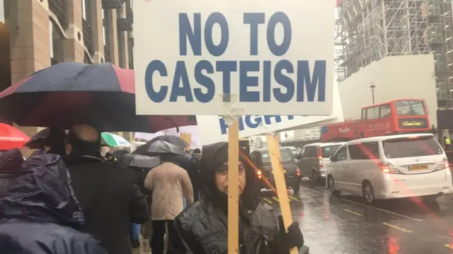 லண்டன் வீதிகளில் ஒலித்த மோதிக்கு எதிரான கோஷம்