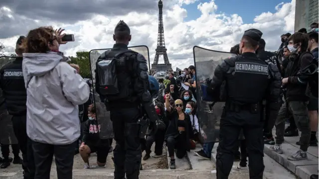 Протесты в Париже