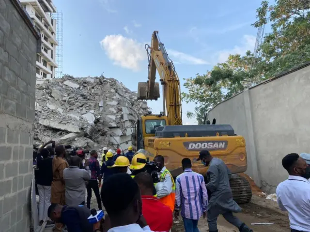 Building collapse in Lagos: Ikoyi 21 storey building collapse for Gerald Road, many trap