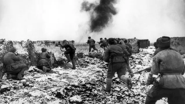 Атака советской пехоты под Сталинградом, декабрь 1942 года