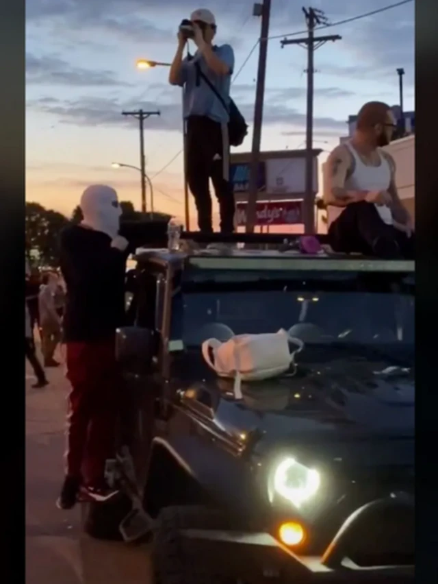 Las imágenes de Kareem Rahma desde Minneapolis fueron un momento clave los usuarios de TikTok alrededor del mundo.