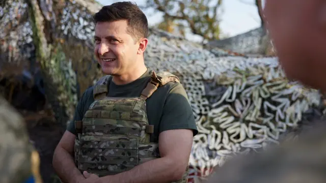 युक्रेनचे अध्यक्ष वोलोदिमीर झेलेन्स्की यांचे हे दुर्मिळ 10 फोटो पाहिलेत का?