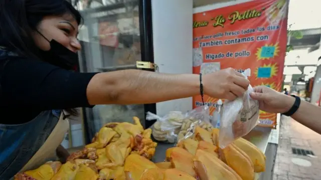 Pollos a la venta en México