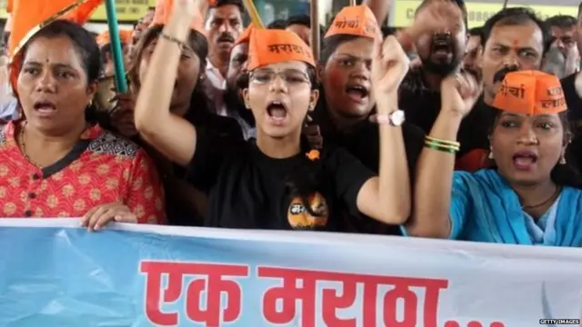 मराठा आरक्षणासाठी निदर्शनं