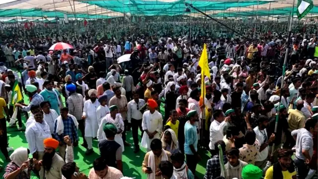 महापंचायत में मौजूद किसान