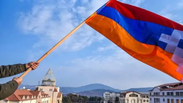 Тоғли Қорабоғ республикаси байроғи