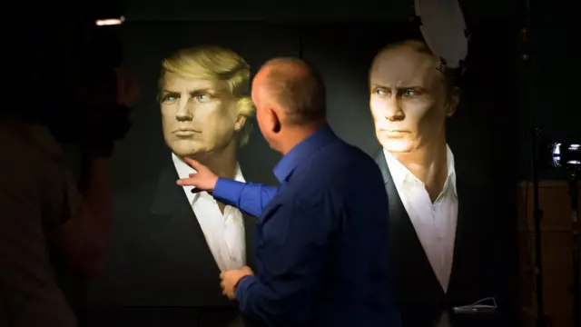 Потреты Трампа и Путина