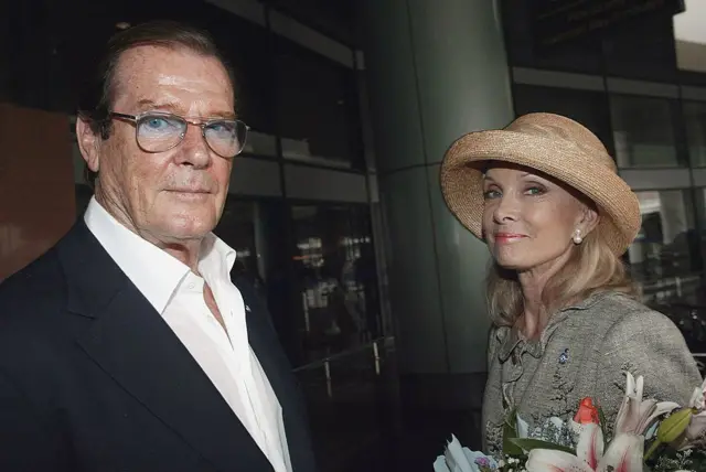 ஜேம்ஸ் பாண்ட் கதாநாயகன் ரோஜர் மூர் 89வது வயதில் காலாமானார்