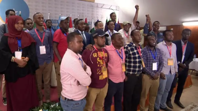 Saxafiyiinta waxay ka cabanayaan in aysan heli karin macluumaadka iyo xogta ay dowladda uga baahan yihiin