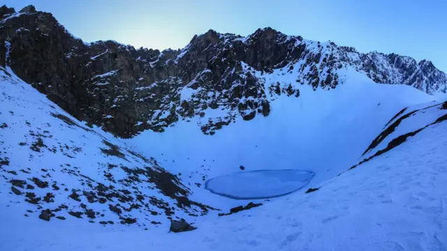 ඉන්දියාවේ 'ඇටසැකිලි විලේ' නොවිසඳුණු අභිරහස