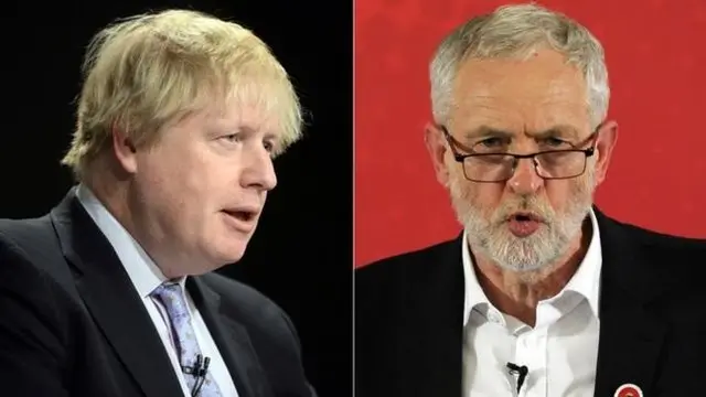 جرمی کوربین (سمت راست) می‌گوید بوریس جانسون (سمت چپ) 'یا اطلاعاتی دارد که با لابراتوار وزارت دفاع در میان نگذاشته، یا درباره یافته‌های این آزمایشگاه اغراق کرده است.'