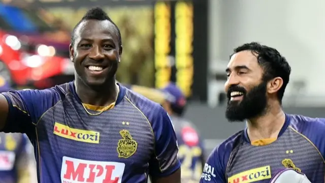 રસલ અને કૅપ્ટન કાર્તિક