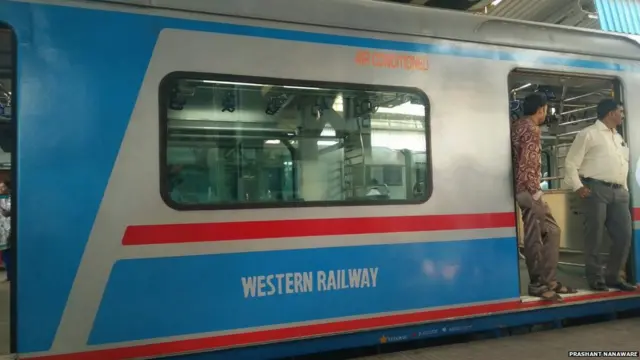 मुंबईतली पहिली एसी लोकल