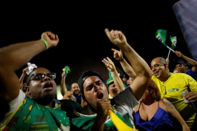 Los detractores de Lula también celebraban los votos de los magistrados del Supremo.