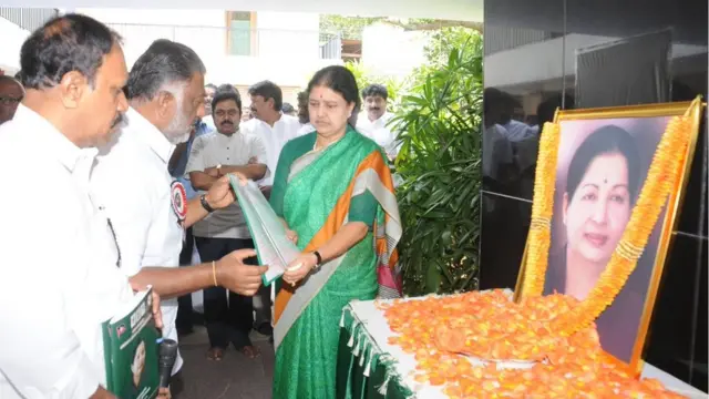 அ.தி.மு.கவின் பொதுக்குழு கூட்டம்