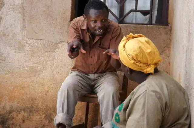Papa Sava aganira na Speciose barimo gukina filimi