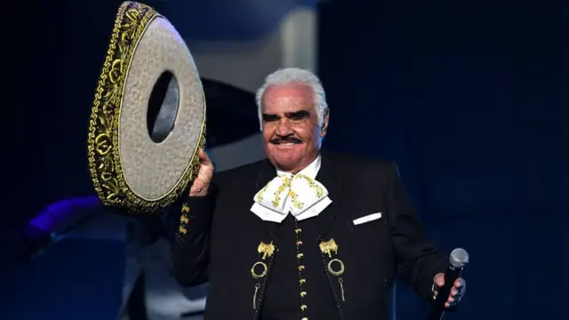 Vicente Fernández durante su actuación en la edición 20 de los Grammy Latino en Las Vegas el 14 de noviembre de 2019.