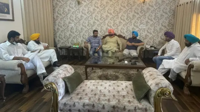 ਗੁਰਪ੍ਰੀਤ ਸਿੰਘ ਕਾਂਗੜ ਨਾਲ ਮੁਲਾਕਾਤ ਦੌਰਾਨ ਨਵਜੋਤ ਸਿੰਘ ਸਿੱਧੂ ਅਤੇ ਹੋਰ ਕਾਂਗਰਸੀ ਆਗੂ