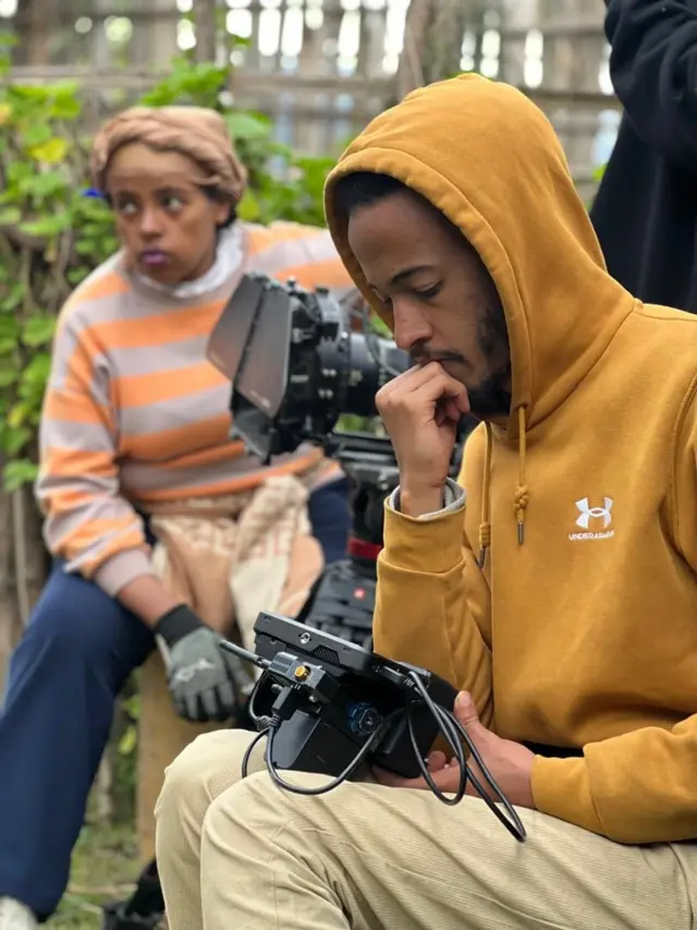 Leencoon indastrii fiilmii Oromoo geeddaruuf kaayyeeffatee akka hojjatu dubbata.