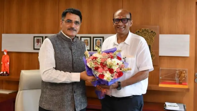 માંજલપુરના નવા ધારાસભ્ય સતીષ પટેલે વિધાનસભા અધ્યક્ષ શંકર ચૌધરી સમક્ષ વિધાનસભાના સભ્ય તરીકે શપથ લીધા