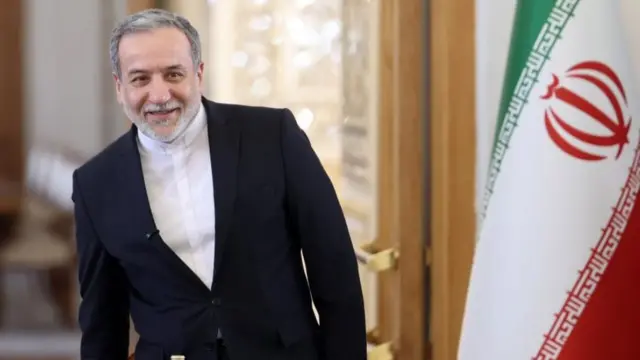 وزیر خارجه ایران ضمن اصرار بر امکان مذاکره غیرمستقیم درباره برنامه هستهایاش، مذاکره بر سر برنامه موشکی را رد میکند