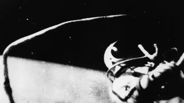 18th March 1965: Russian astronaut Alexei Arkhipovich Leonov steps from the spaceship Voskhod 2 to become the first man to walk in outer space. 