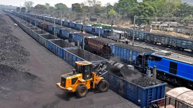 தரம் குறைந்த நிலக்கரியை மூன்று மடங்கு விலைக்கு அதானி குழுமம் தமிழகத்திற்கு விற்றதா? - புலனாய்வு அறிக்கை கூறுவது என்ன?