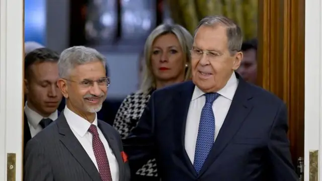 புதினின் இந்தியப் பயணத்திற்கு முன்னதாக இந்திய வெளியுறவுத் துறை அமைச்சர் எஸ். ஜெய்சங்கர் ரஷ்யா சென்றிருந்தார்.