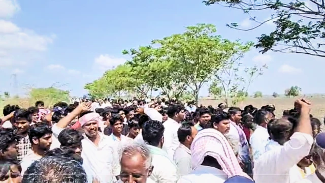 ఇథనాల్ ఫ్యాక్టరీ వద్ద గ్రామస్థుల ఆందోళనలు 