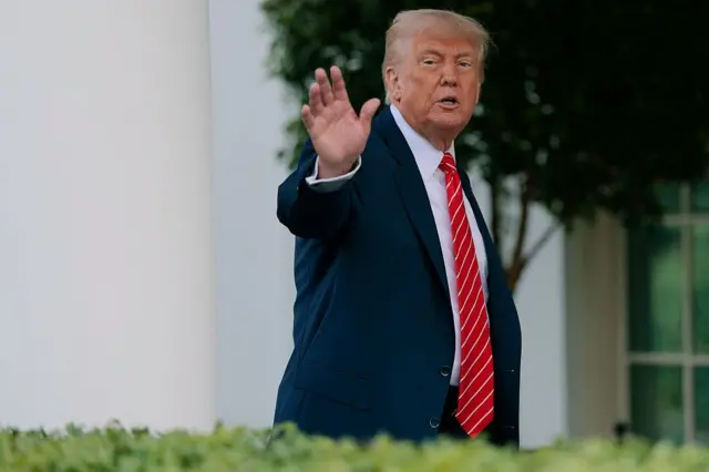 डोनाल्ड ट्रम्प