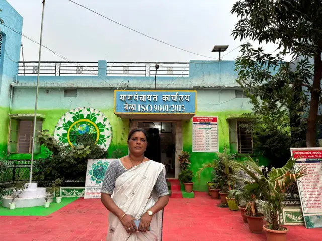 महिला सरपंच शारदा गायधने शेंडे