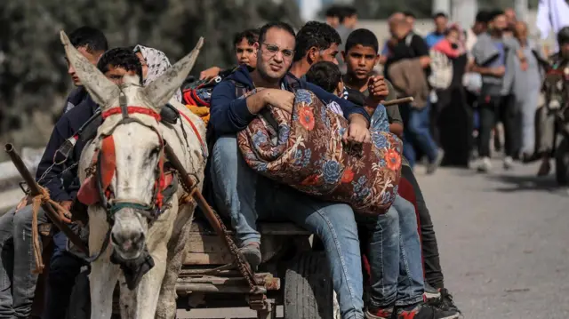 عربة تجرها دابة 