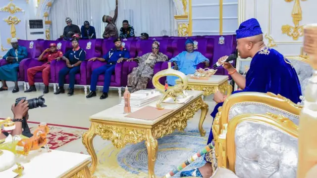 Oluwo àtàwọn tó bá ṣèpàdé