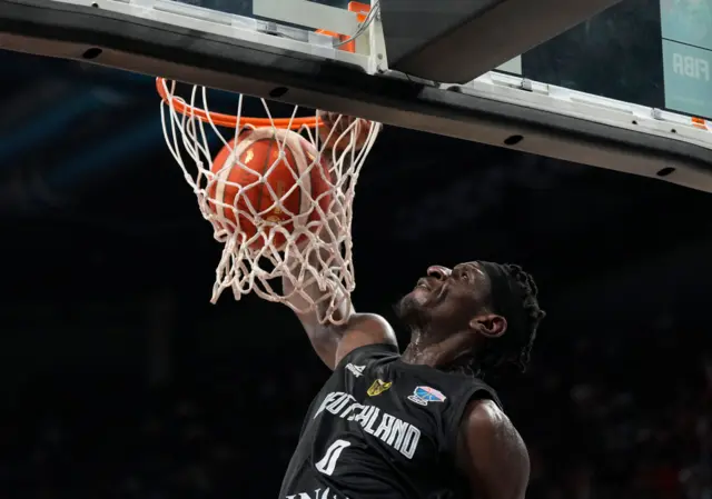 Isak Bonga, nemački košarkaš, igrač partizana isak bonga, bonga zakucava