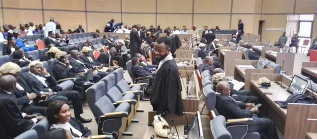 Ndị ọkaiwu na-eche mkpebi ikpe ahụ