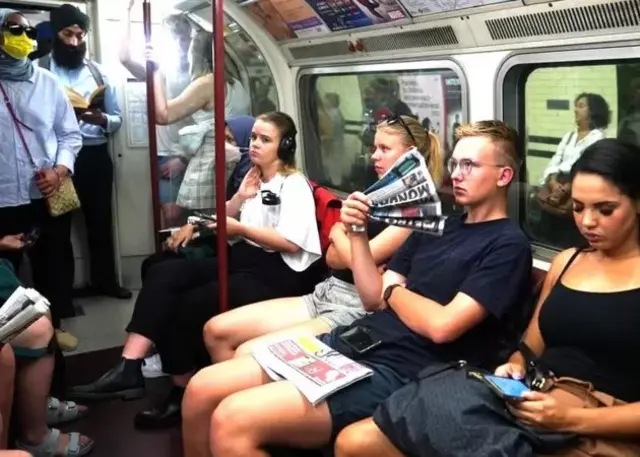 Passagers dans un bus