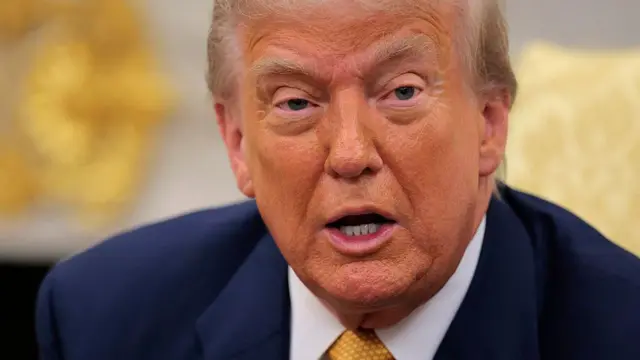 Donald Trump durante una reunión con el presidente filipino, Ferdinand Marcos Jr., en la Oficina Oval de la Casa Blanca el 22 de julio de 2025.