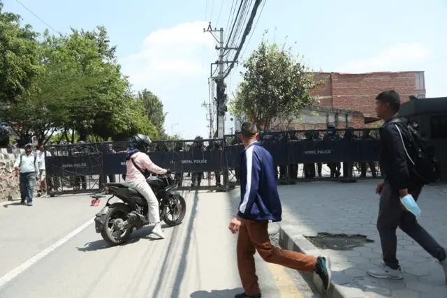 आइतवारको प्रदर्शन