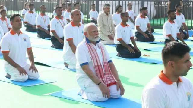 విశాఖలో యోగా డే