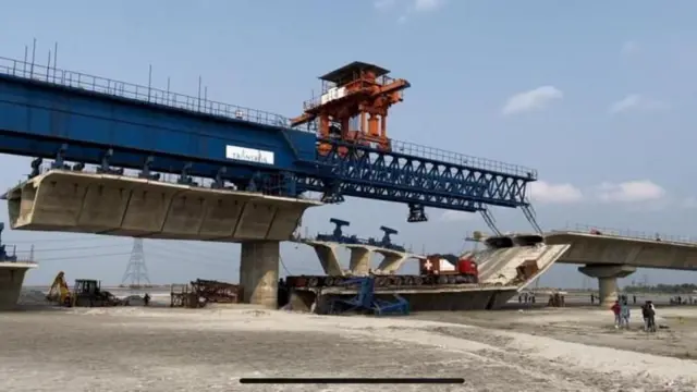 बिहारमा कोशी नदीमाथि भत्किएको पुल