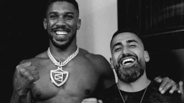 Anthony Joshua ati Sina Ghami.