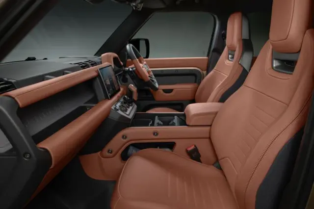 اتاق لندروور دیفندر اکتا