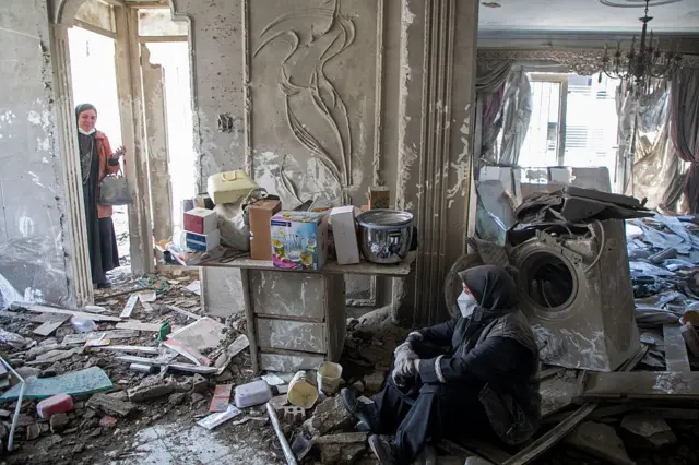 'கற்காலத்துக்கு அனுப்பிவிடுவோம்' - டிரம்ப் மிரட்டலுக்கு இரானில் என்ன எதிர்வினை?