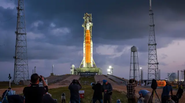 Ракета на стартовой площадке